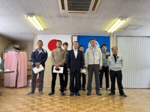 表彰者と授与者の集合写真